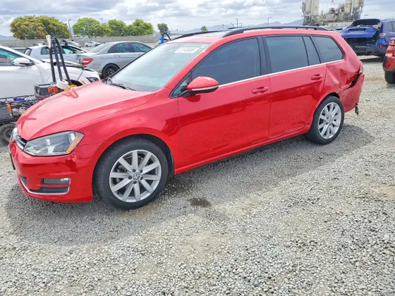 2015 Volkswagen Golf SportWagen TDI S