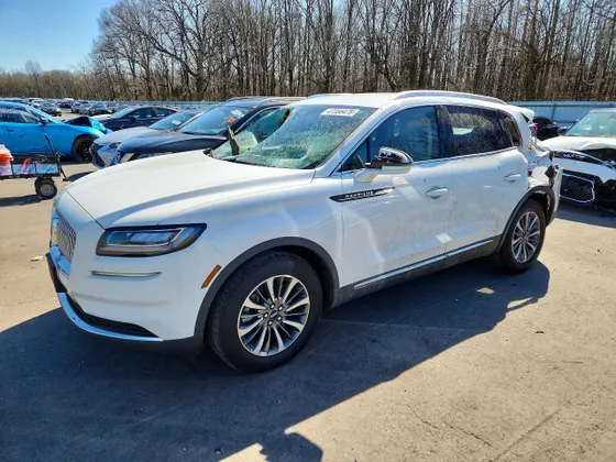 2022 Lincoln Nautilus Standard