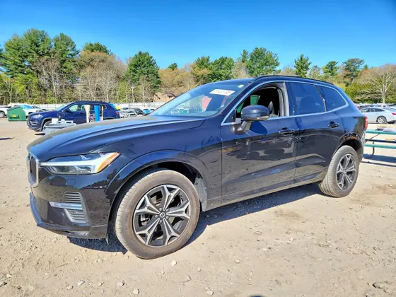 2022 Volvo XC60 Momentum