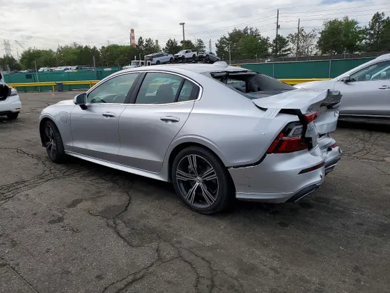 2022 Volvo S60 Recharge Plug-In Hybrid Inscription