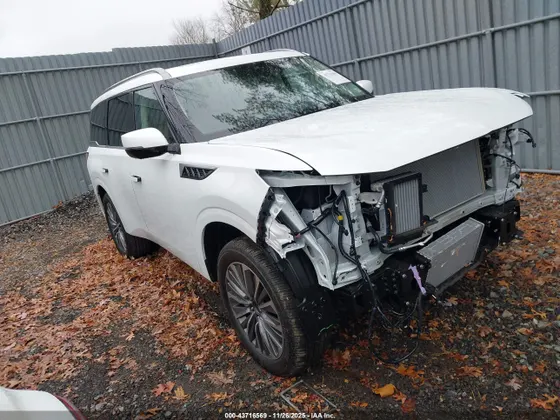 2026 INFINITI QX80 LUXE