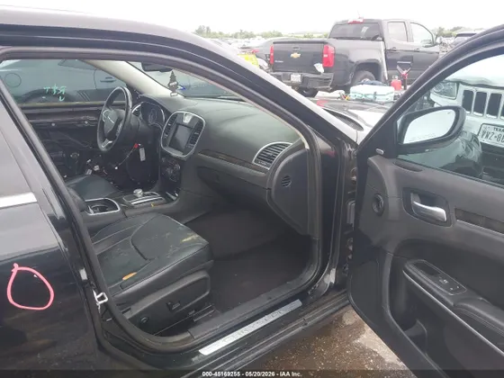 2017 Chrysler 300 300C