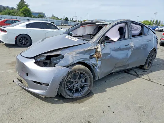 2025 Tesla Model Y Long Range