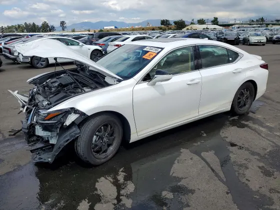2025 Lexus ES ES 300h Luxury