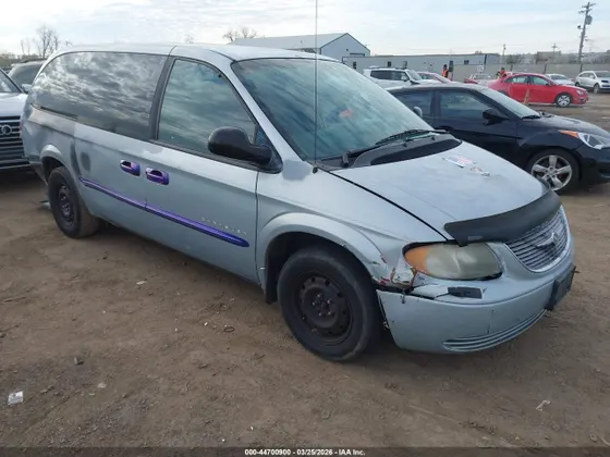 2001 Chrysler Town & Country LX
