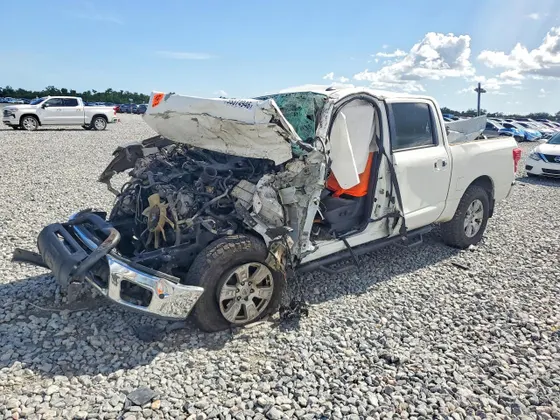 2019 Nissan Titan SV