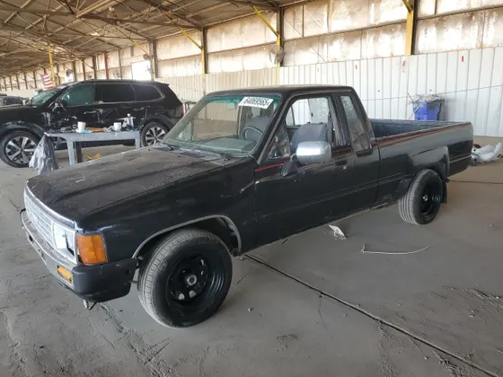 1986 Toyota Pickup & Landcruiser SR5