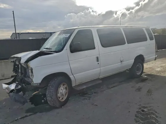 1998 Ford Club Wagon XL