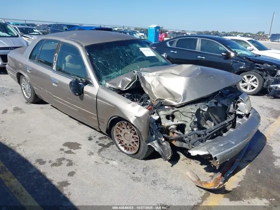 2002 Ford Crown Victoria Standard