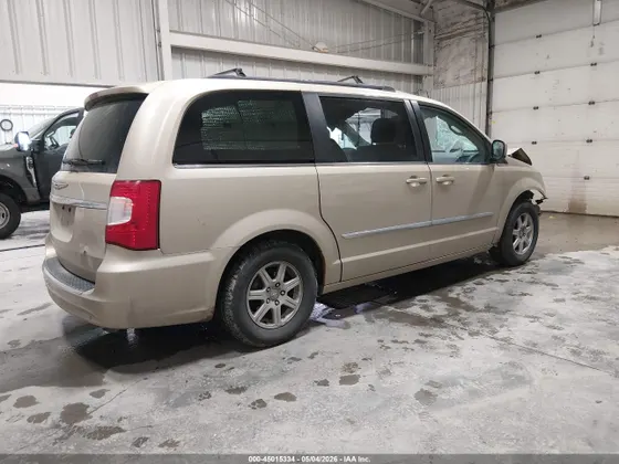 2011 Chrysler Town & Country Touring