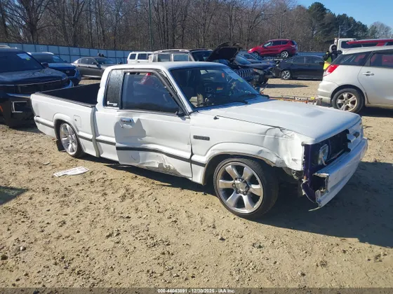 1991 Mazda B2200 Pickup 2WD CAB PLUS