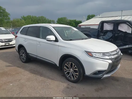 2016 Mitsubishi Outlander SE