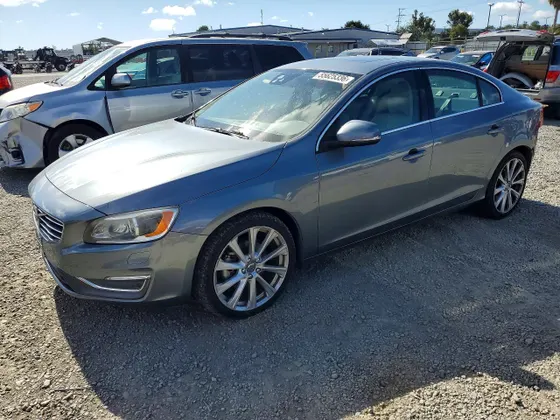 2016 Volvo S60 Inscription T5 Drive-E Platinum