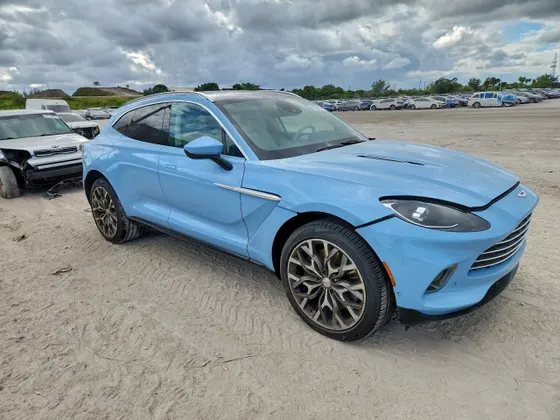2021 Aston Martin DBX