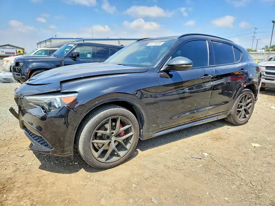 2020 Alfa Romeo Stelvio Ti Sport