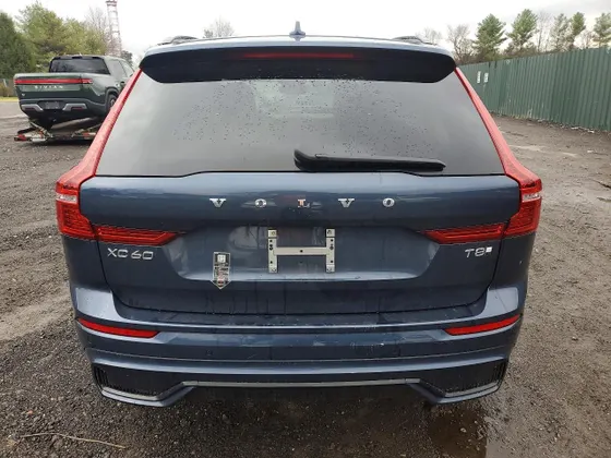 2025 Volvo XC60 Plug-In Hybrid Core