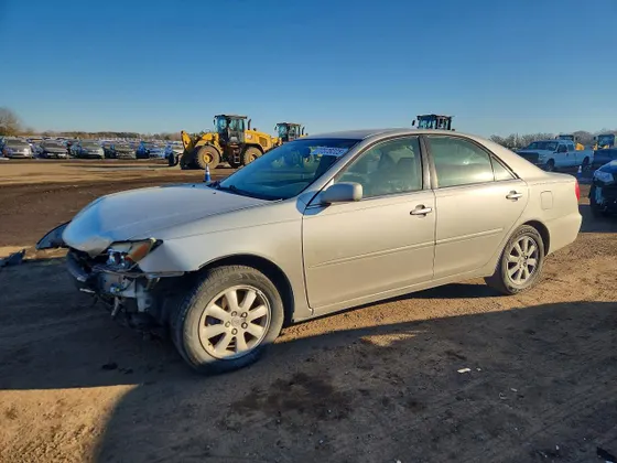 2004 Toyota Camry XLE