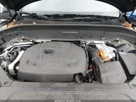 2025 Volvo XC90 Plug-In Hybrid Plus