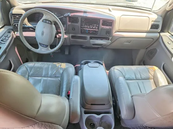 2000 Ford Excursion XLT