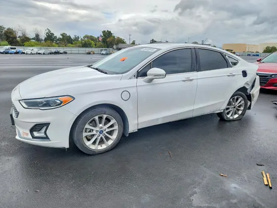 2020 Ford Fusion Plug-In Hybrid Titanium