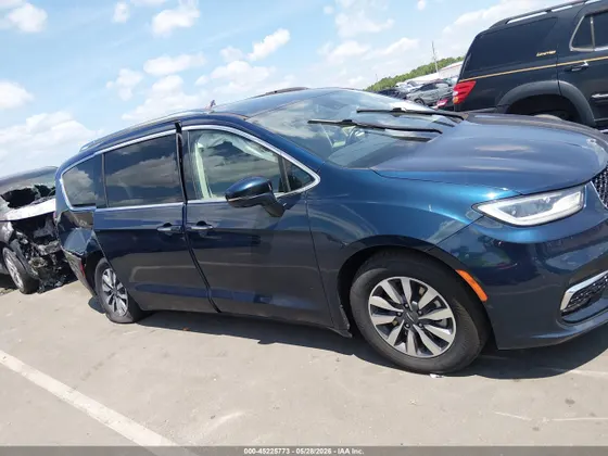 2021 Chrysler Pacifica Hybrid Touring L
