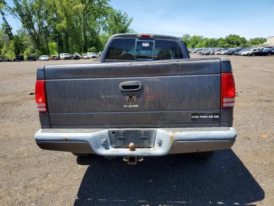 2003 Dodge Dakota Sport