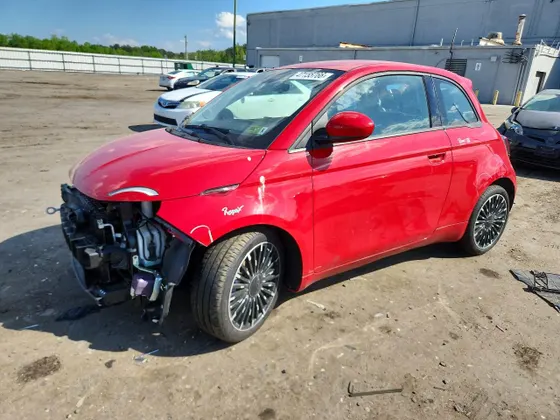 2024 FIAT 500e INSPI(RED)