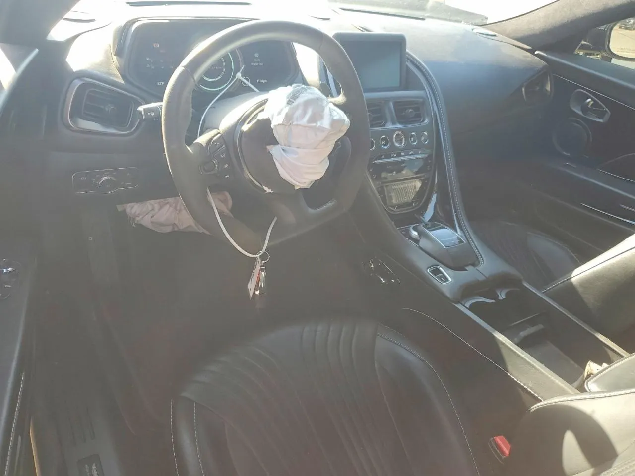 2021 Aston Martin DB11 V8