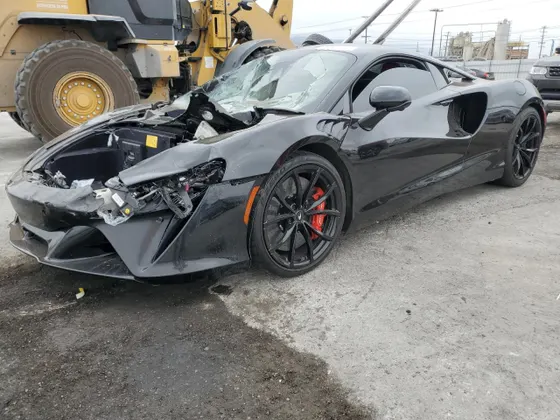 2024 McLaren Artura