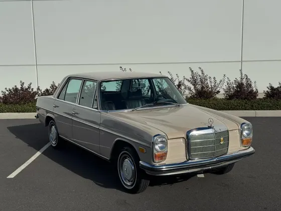 1971 Mercedes-Benz 220