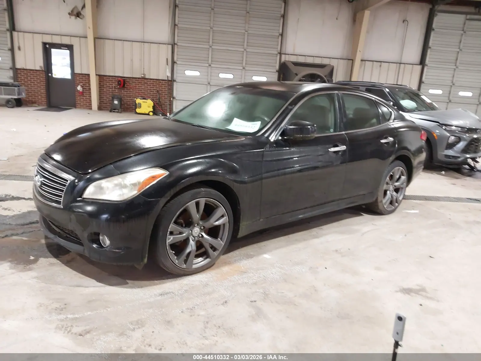 2011 INFINITI M56