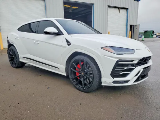 2022 Lamborghini Urus