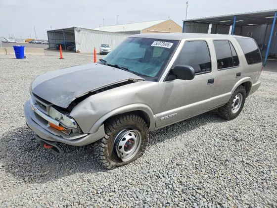 2004 Chevrolet Blazer LS