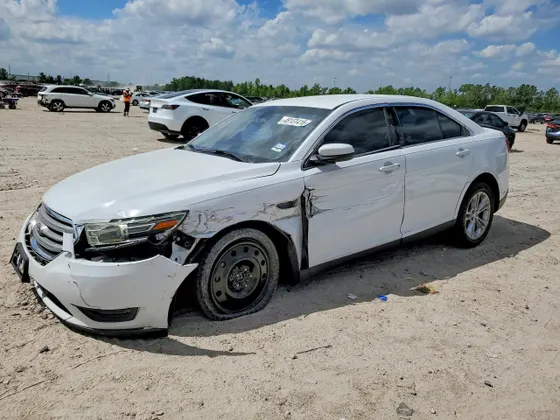 2016 Ford Taurus SEL