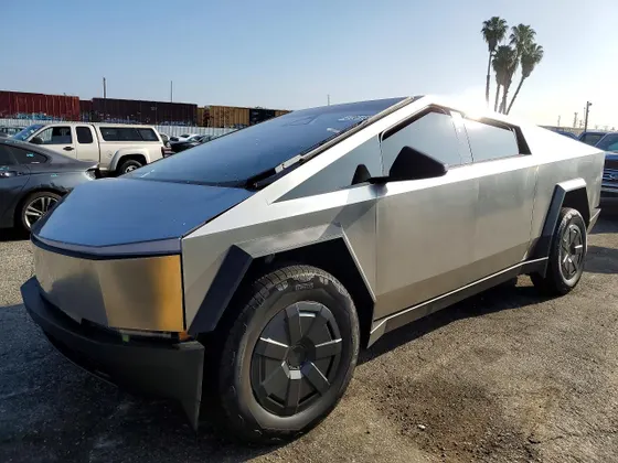 2026 Tesla Cybertruck Premium