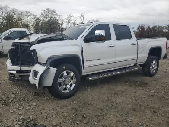 2018 GMC Sierra 3500HD Denali