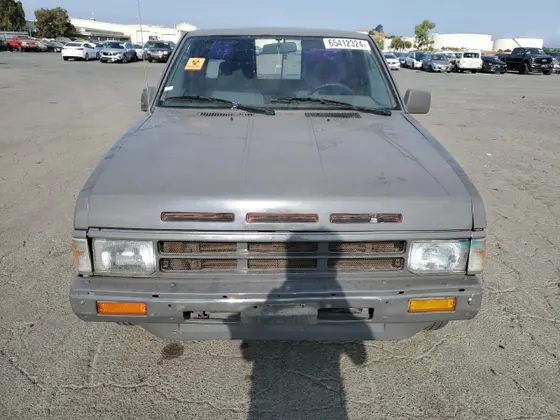 1989 Nissan Hardbody King Cab 2WD KING CAB