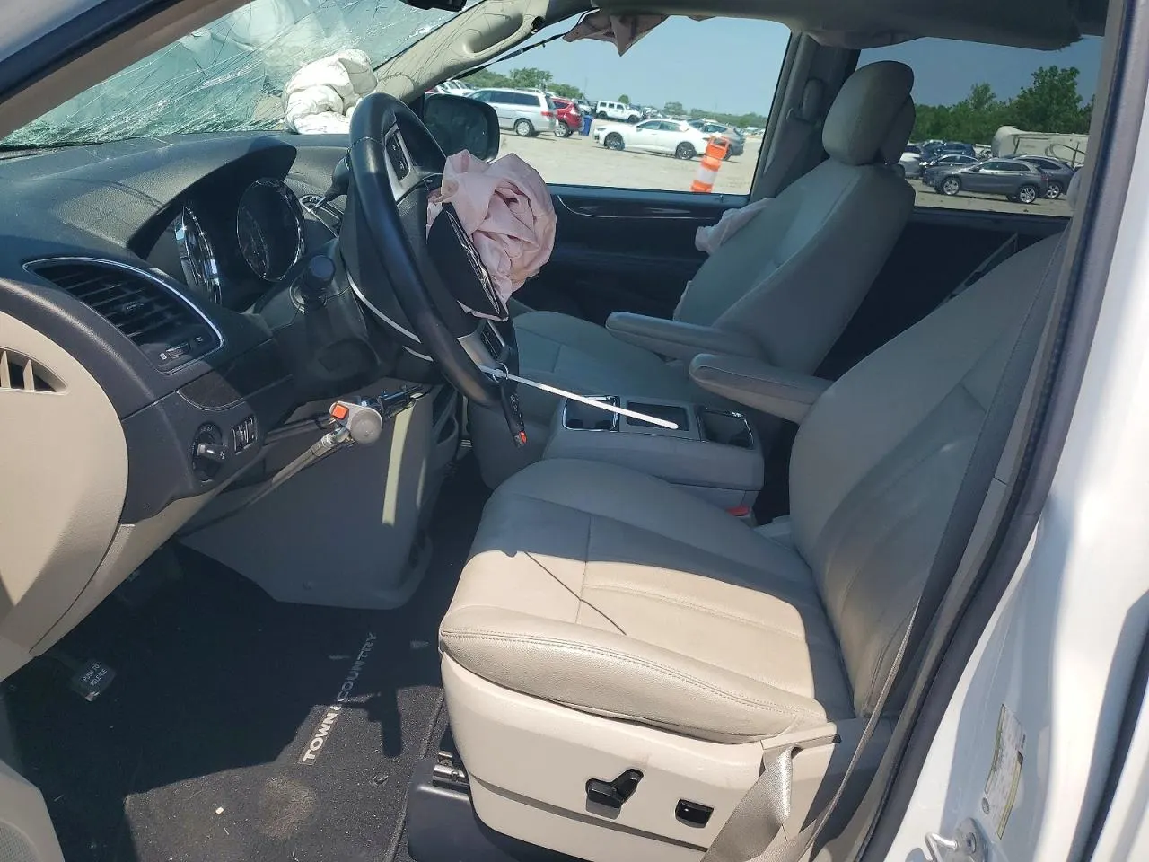 2016 Chrysler Town & Country Touring