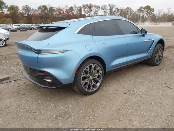2021 Aston Martin DBX