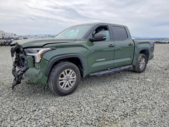 2022 Toyota Tundra 2WD SR5