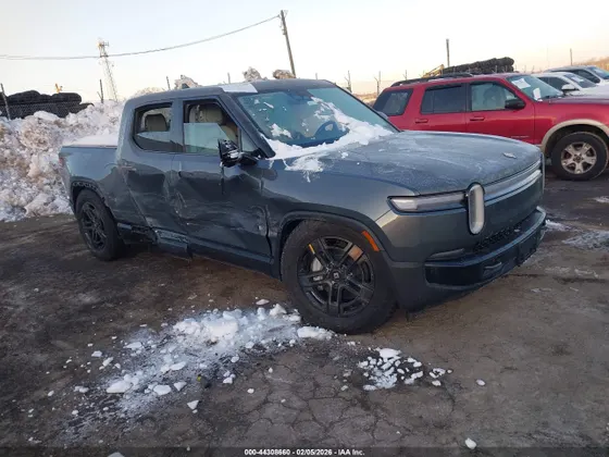 2025 Rivian R1T Adventure