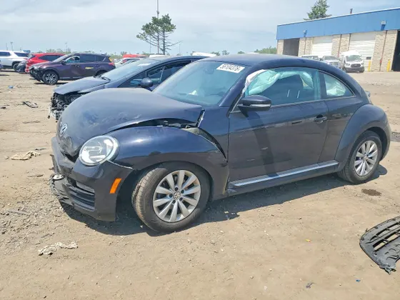 2019 Volkswagen Beetle S