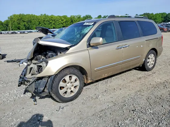 2007 Hyundai Entourage GLS