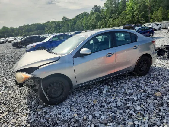 2013 Mazda Mazda3 i SV