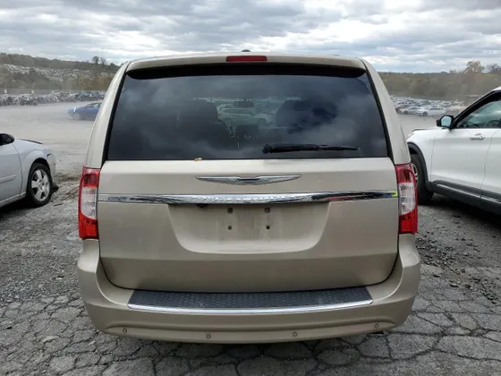 2012 Chrysler Town & Country Touring-L