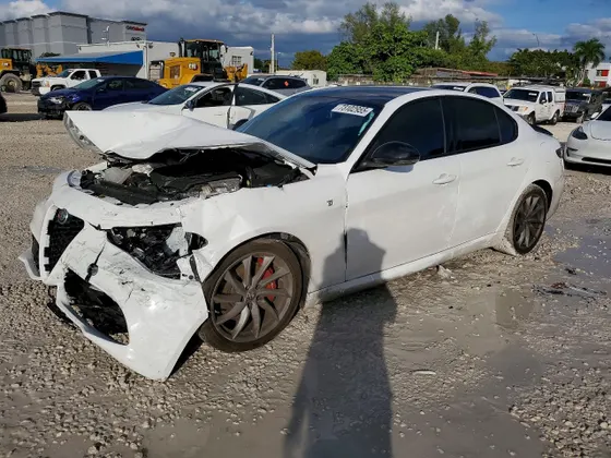 2024 Alfa Romeo Giulia Ti