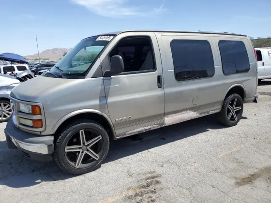 2002 GMC Savana Passenger RV G1500