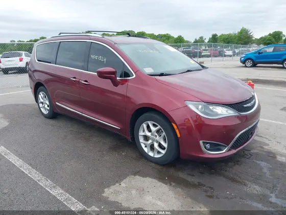 2017 Chrysler Pacifica Touring-L Plus
