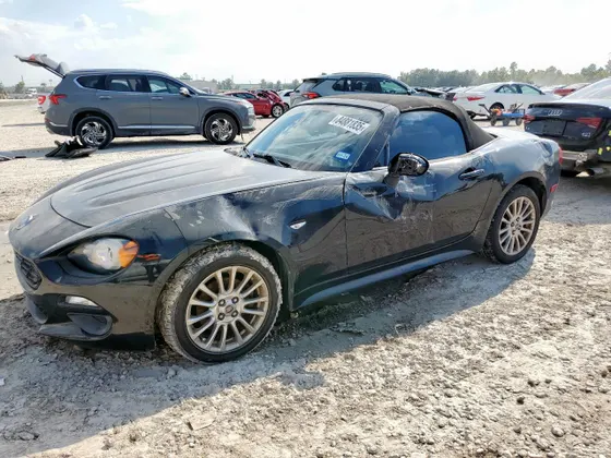 2019 FIAT 124 Spider Lusso