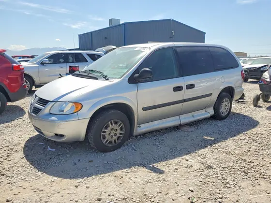 2005 Dodge Caravan SE